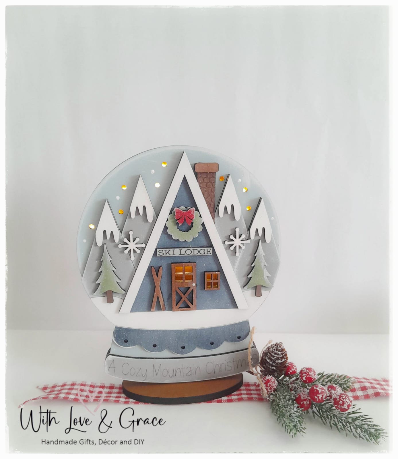 Cozy Mountain Lodge Snow Globe