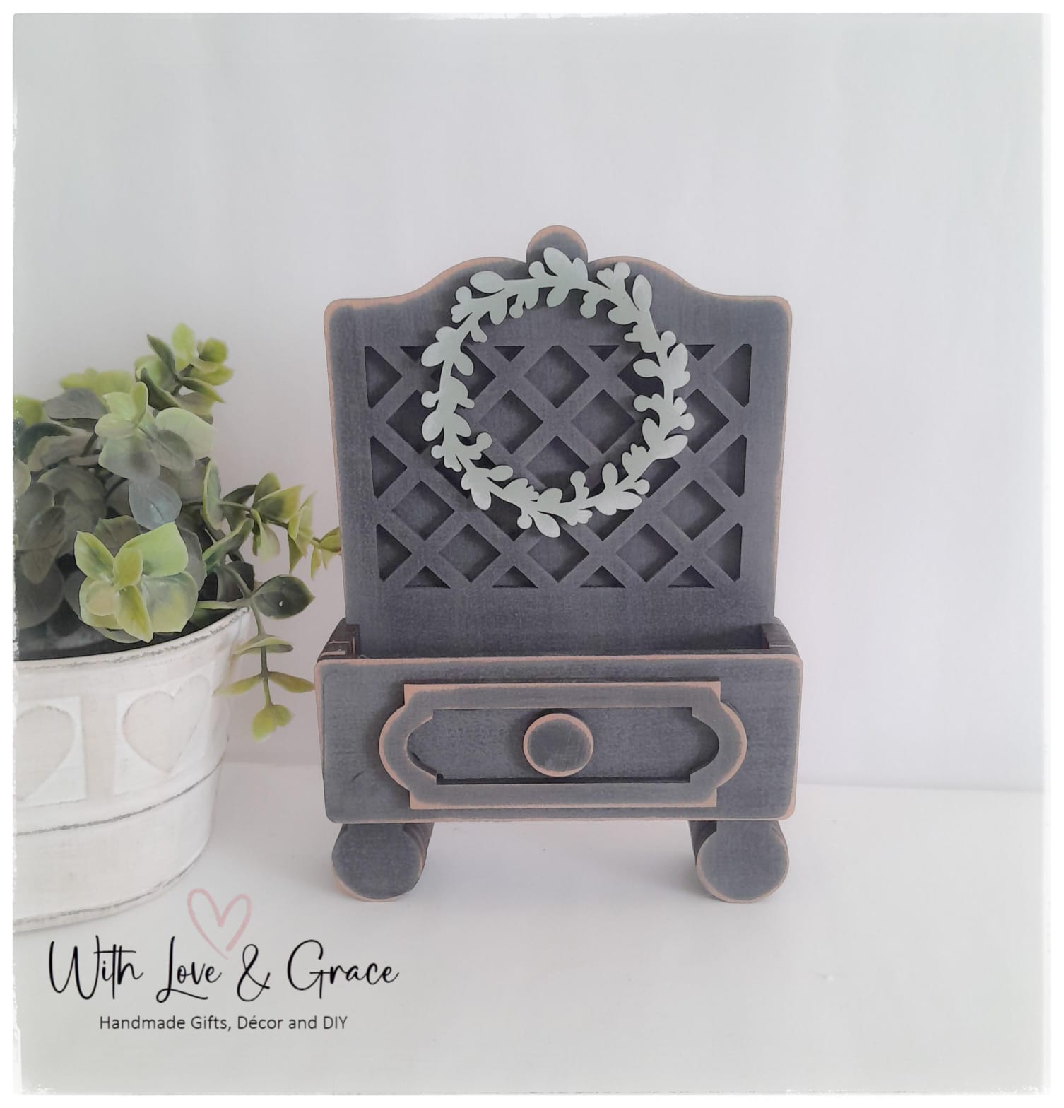 Cottage Drawer – Garden Lattice