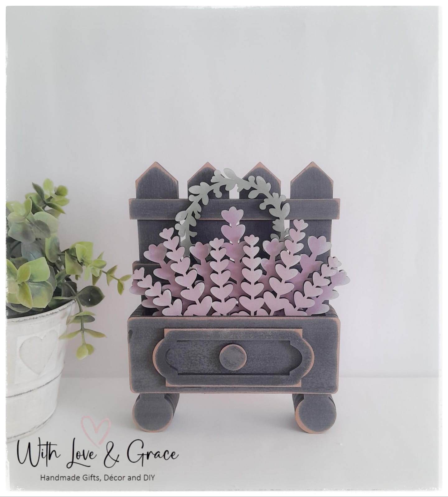 Cottage Drawer – Picket Fence