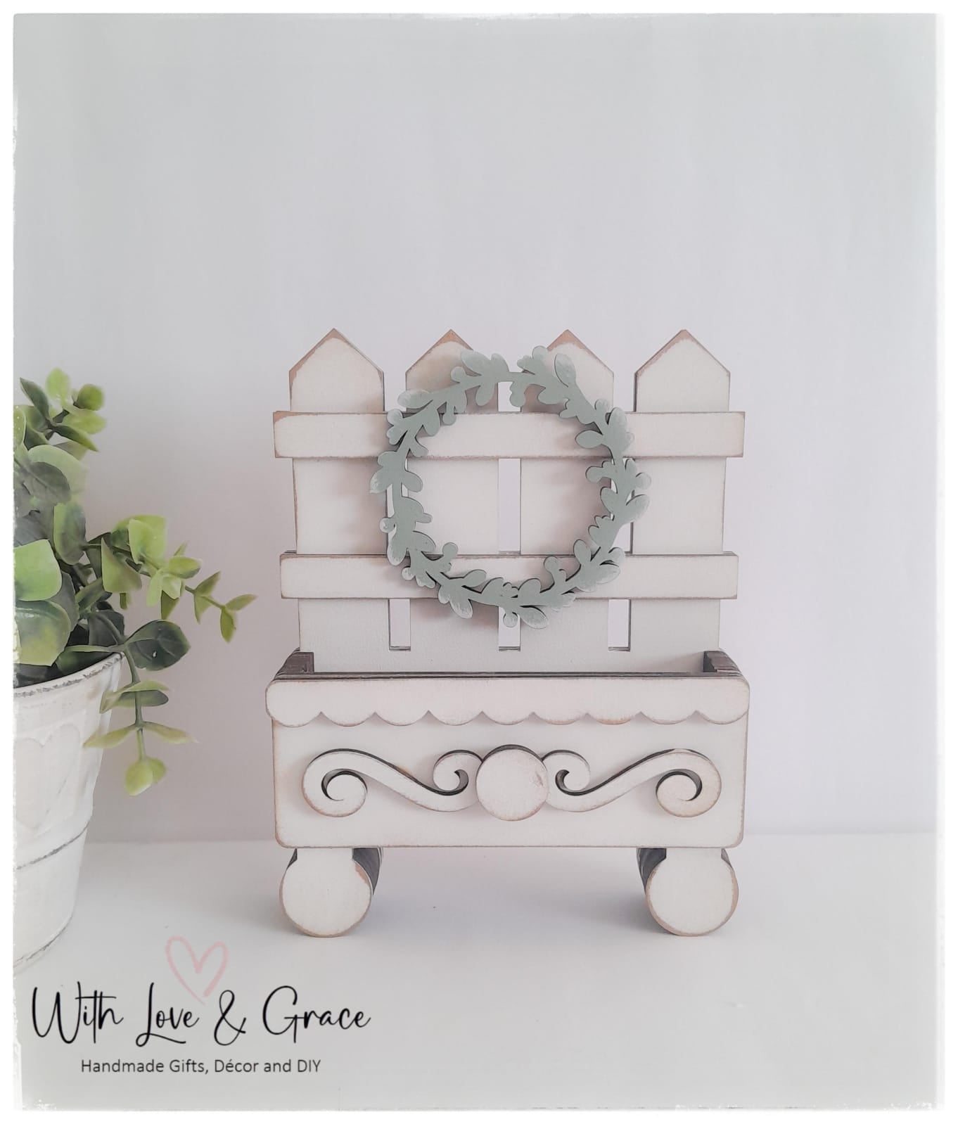 Cottage Drawer – Picket Fence