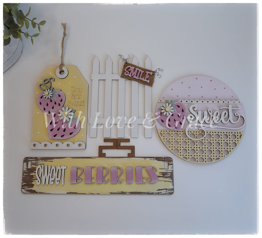 Strawberry Décor Set for Interchangeable Farmhouse Wagon