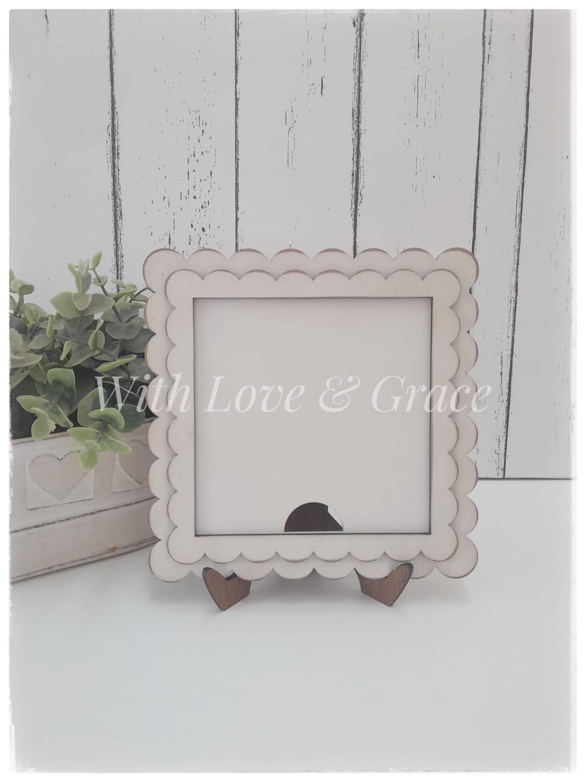 Square Double Scalloped Frame with Easel Stand (10.8cm insert)
