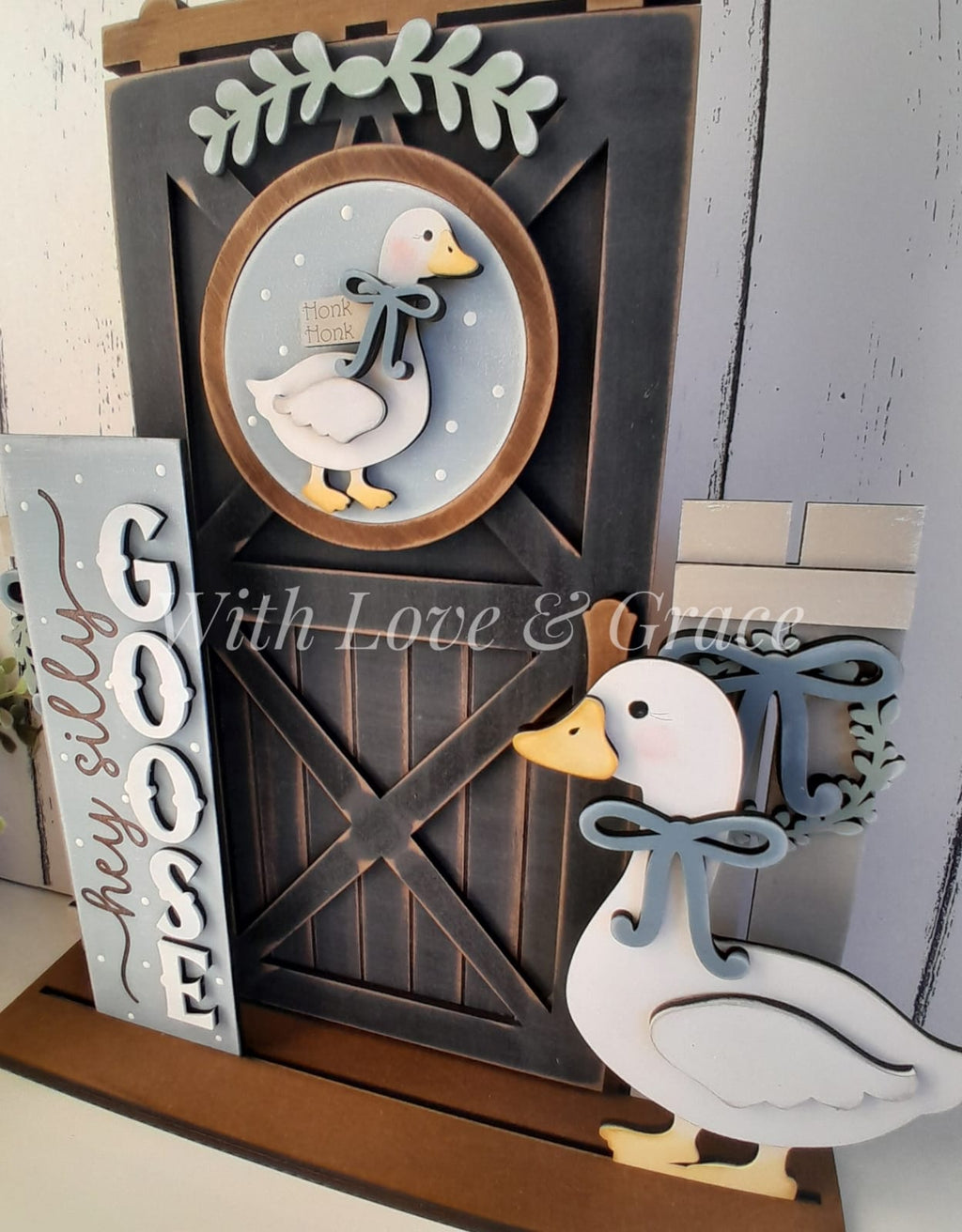 Silly Goose Barn Door Interchangeable Décor Set